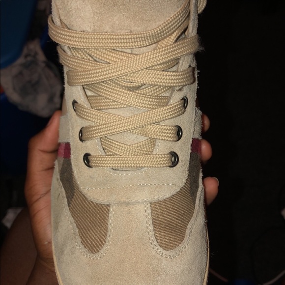 Burberry shoe - Picture 3 of 5